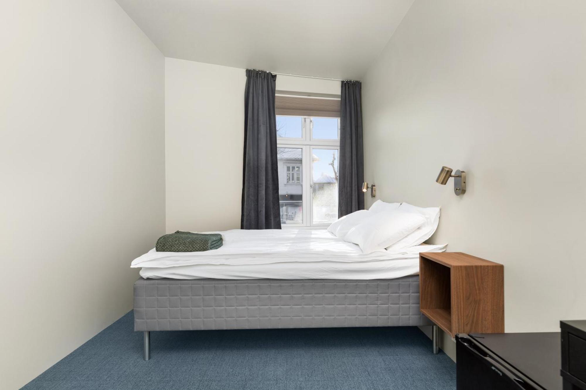 Gæstehus - Bedroom With Private Bathroom