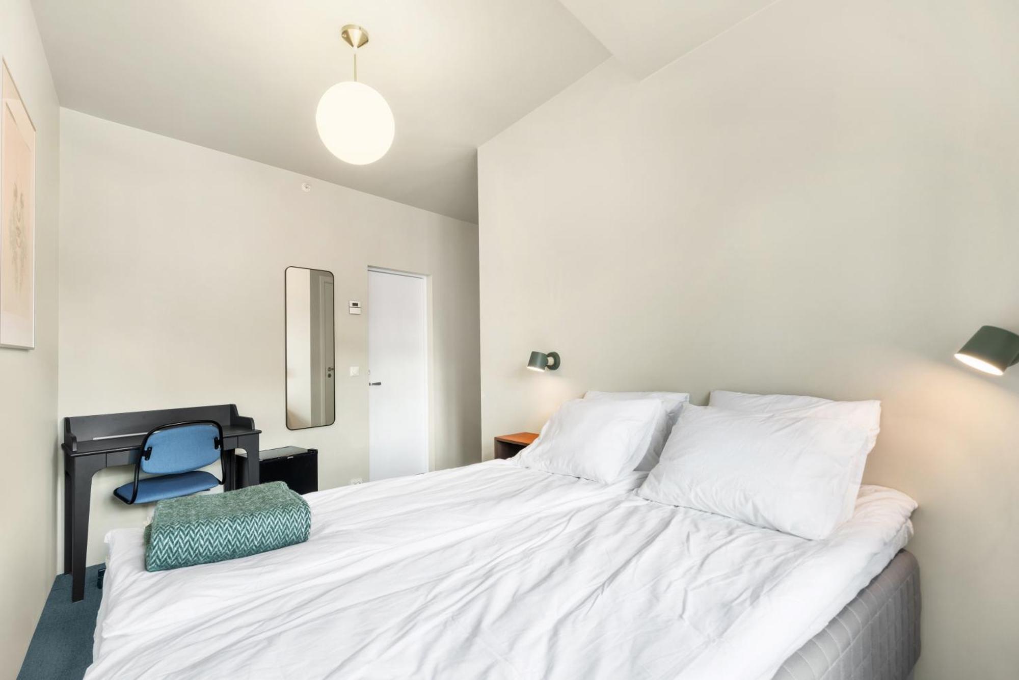 Gæstehus - Bedroom With Private Bathroom *