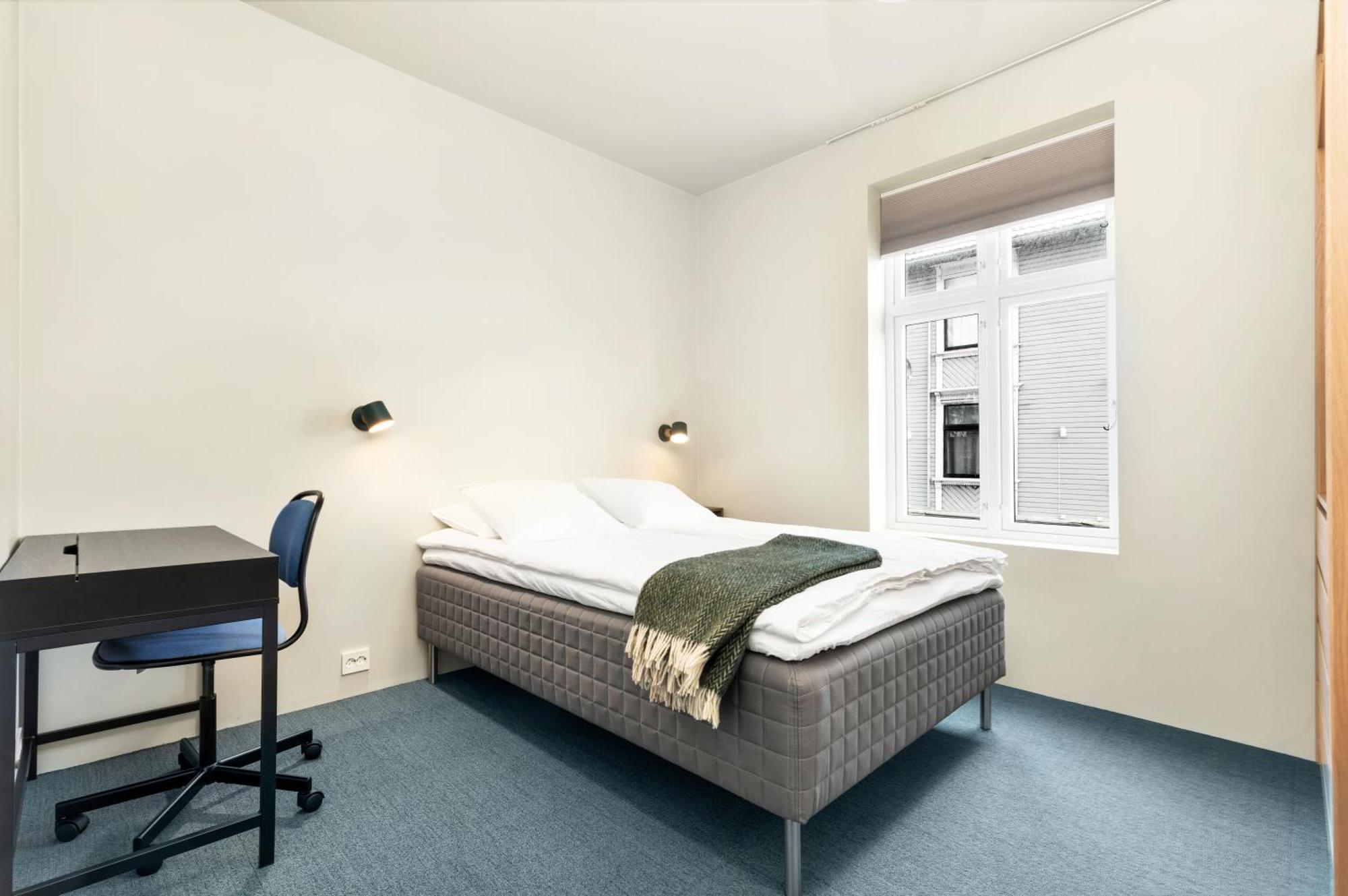 Gæstehus - Bedroom With Private Bathroom